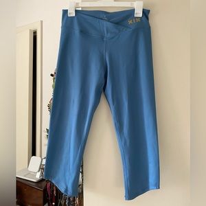 CXIX Creatures of XIX - Dusty Blue - Capri, V Front, Scrunch Butt Leggings M/L